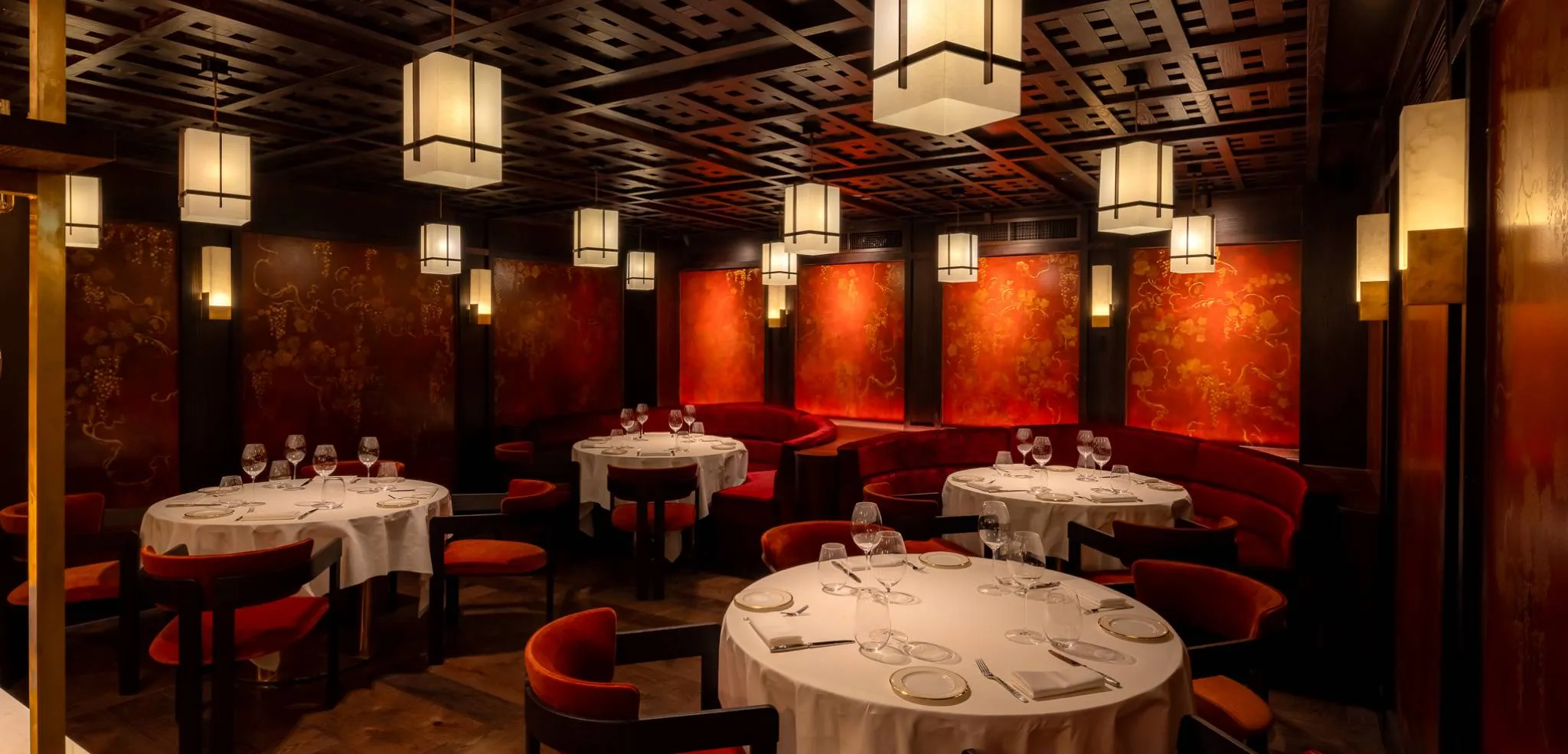 Japanese Mindful Dining: Silence and Reflection