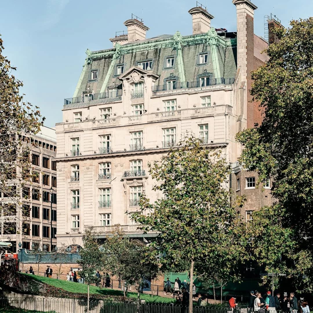 Mayfair Luxury Guide